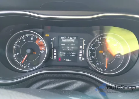 2019 Jeep Cherokee Latitude Plus Fwd z USA, uszkodzony, nr VIN 1C4PJLLN4KD147633